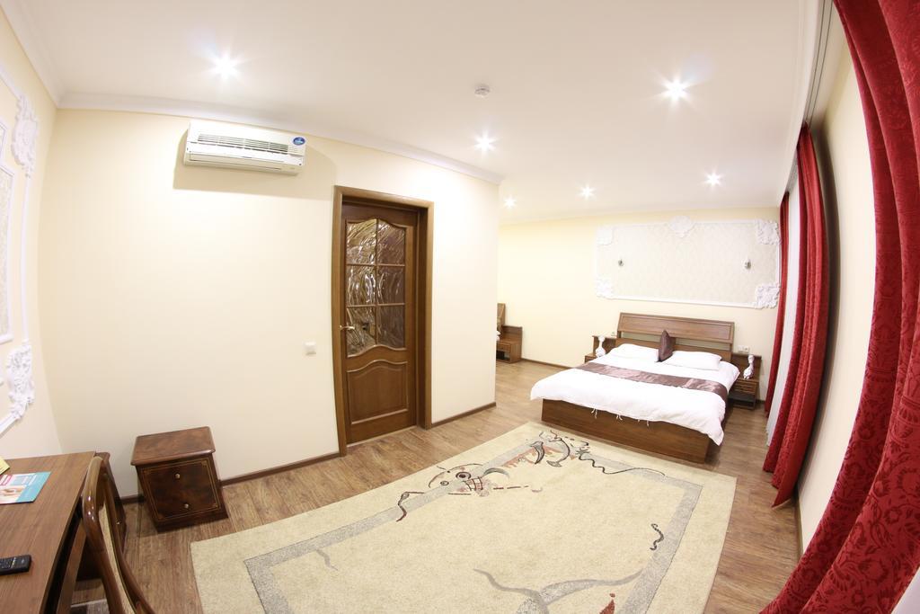 Sky Luxe Hotel أستانا الغرفة الصورة